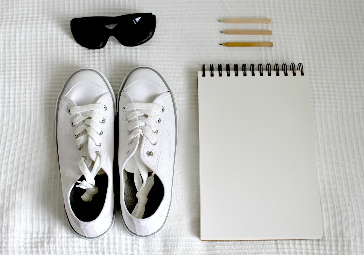 Organizational minimalism (aka stop drowning in your own clutter) 🌱